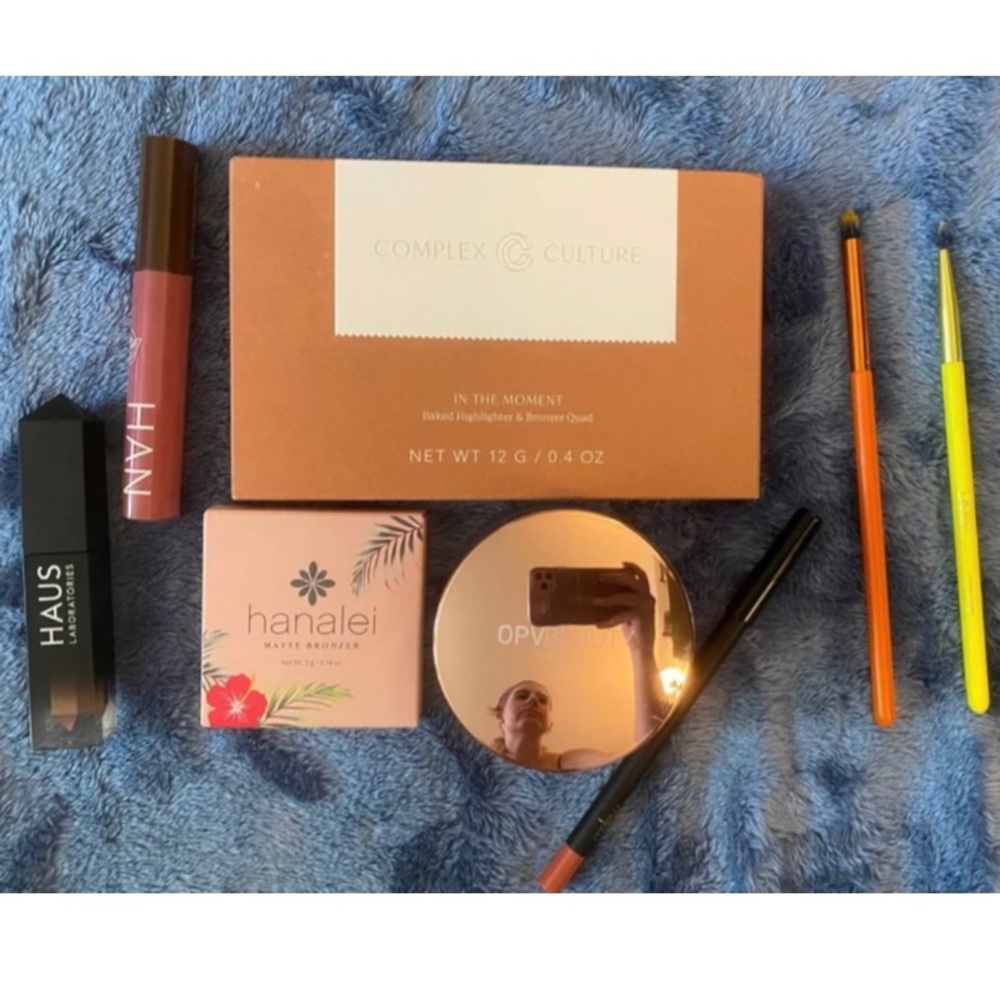 Makeup bundle